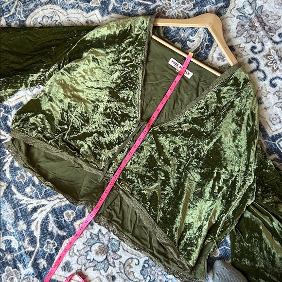 Vintage Bed jacket Free People Olive Velvet Tie-Front Blouse - Picture 16 of 16
